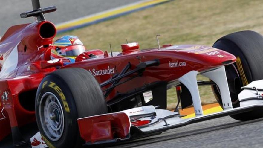 Fernando Alonso, durante la sesión de pretemporada en Cheste.