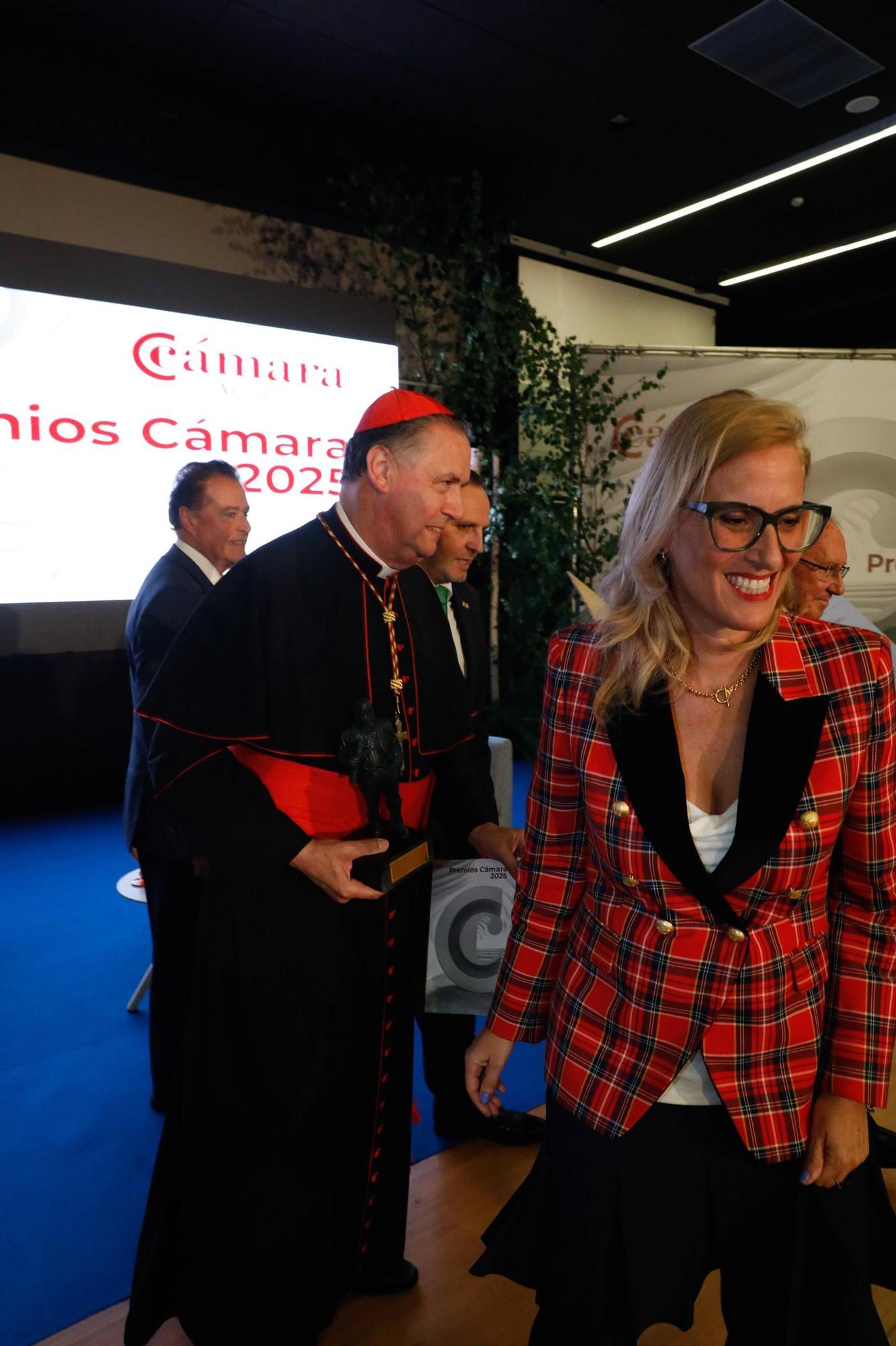 EN IMÁGENES: Los premios de la Cámara de Comercio de Avilés con el cardenal Artime entre los galardonados