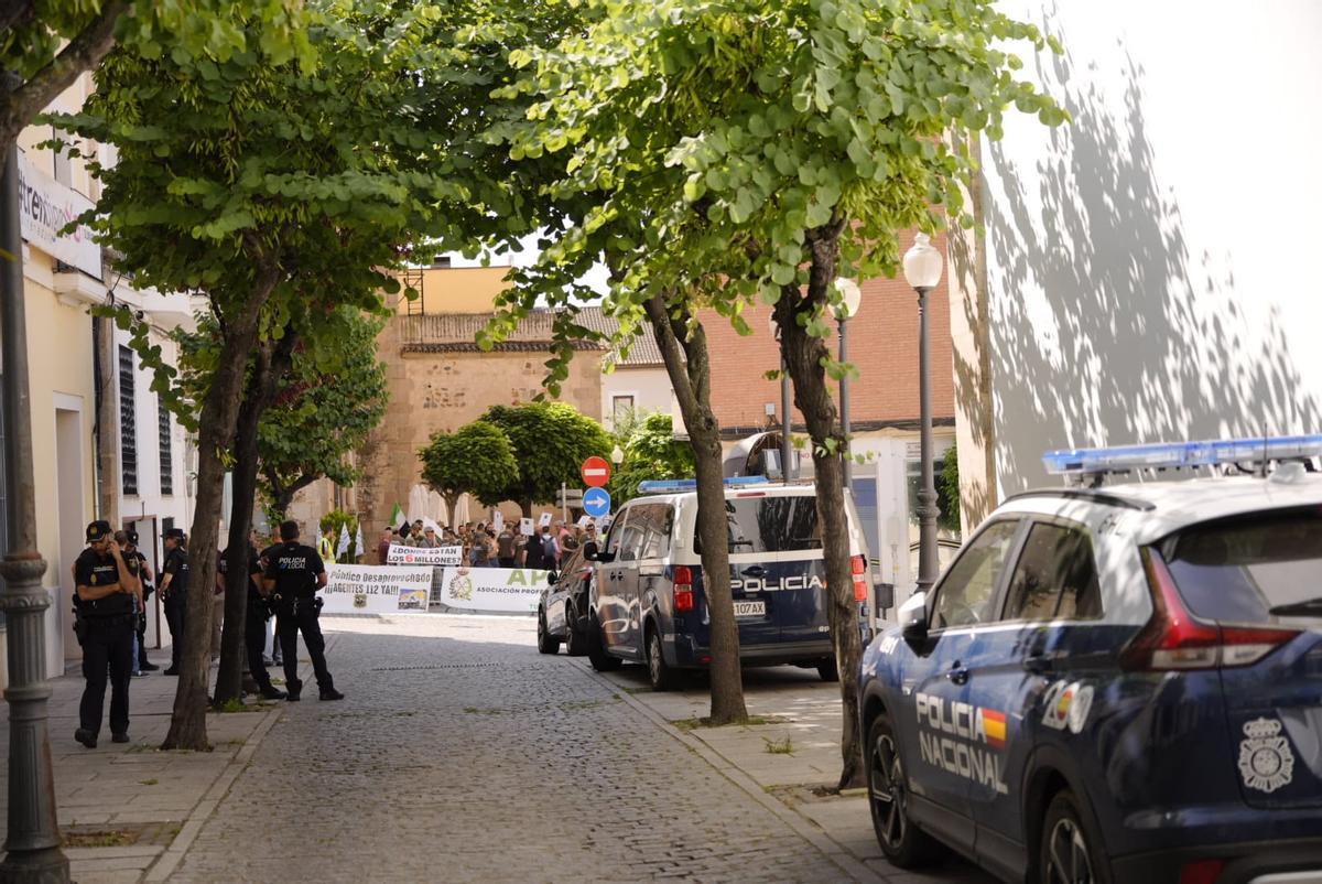 Las imágenes del pleno de la Asamblea de Extremadura en el que Gallardo ha tomado posesión como diputado