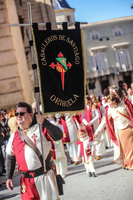 Orihuela celebra el tradicional Medio Año de la fiesta de Moros y Cristianos.