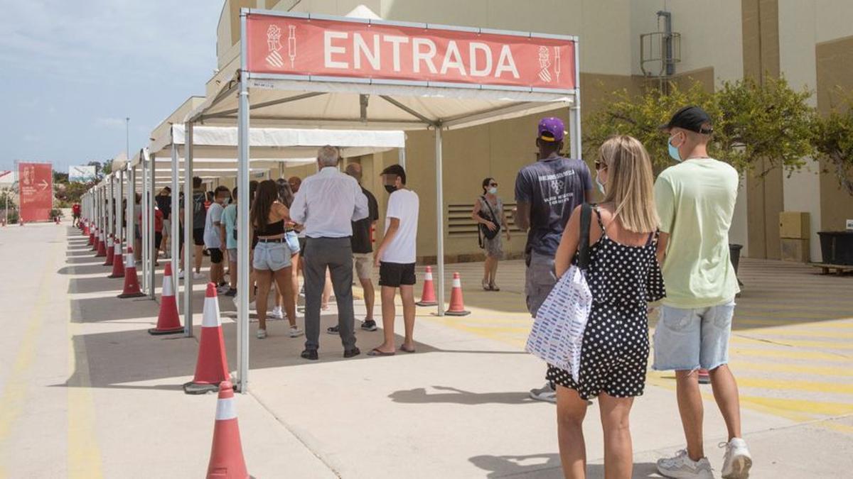 El País Valencià elimina el toc de queda i reobre l’oci nocturn