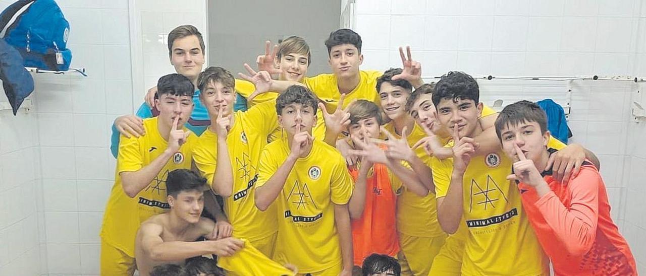 El Alcúdia cadete A celebra el triunfo ante el Pollença i Port este pasado fin de semana.