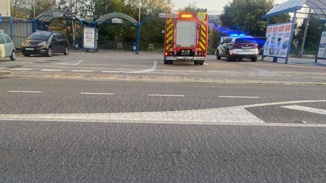 El lugar del accidente en la PO-551, en la Avenida Xosé María Castroviejo. |  P.L.