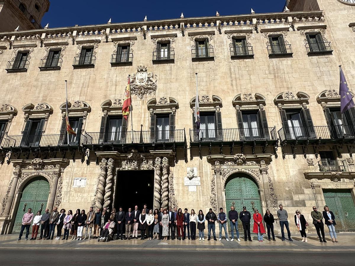 El minuto de silencio guardado este martes en Alicante.