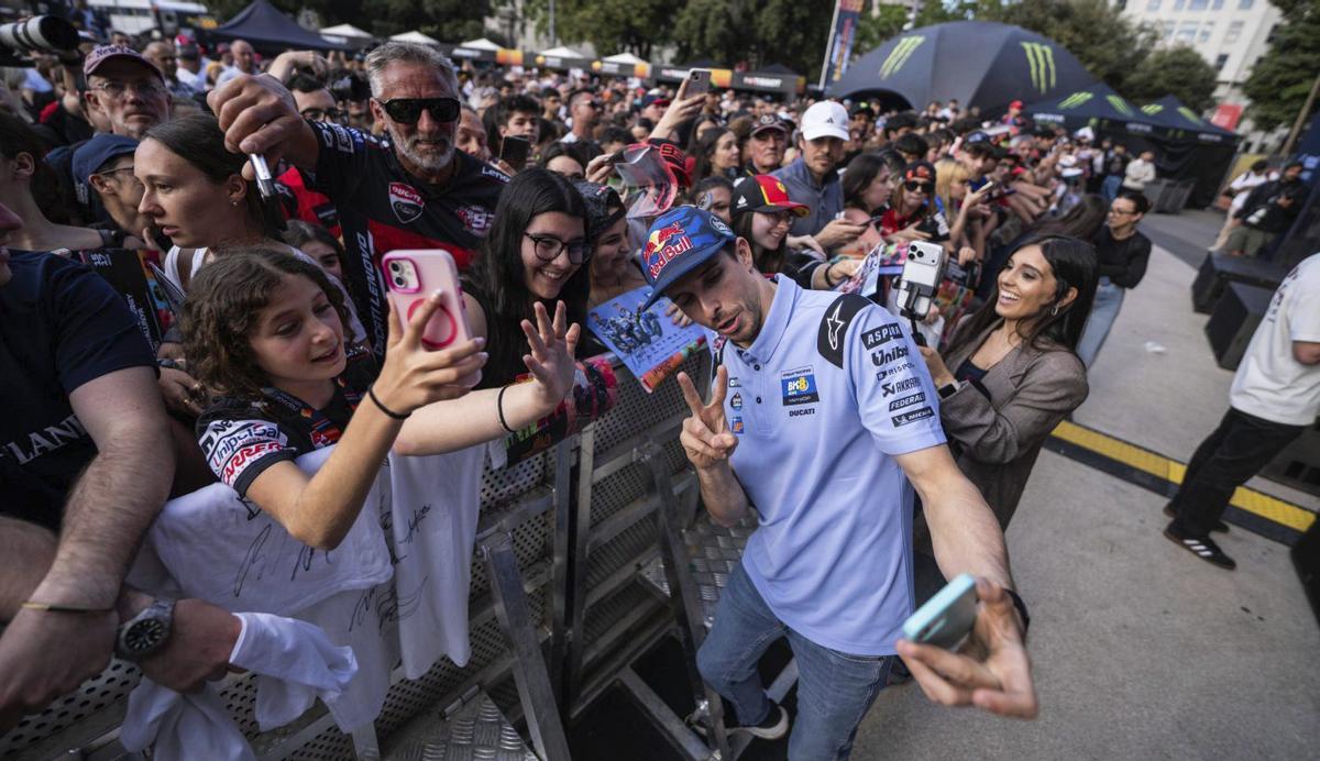 MotoGP arriba al cor de Barcelona