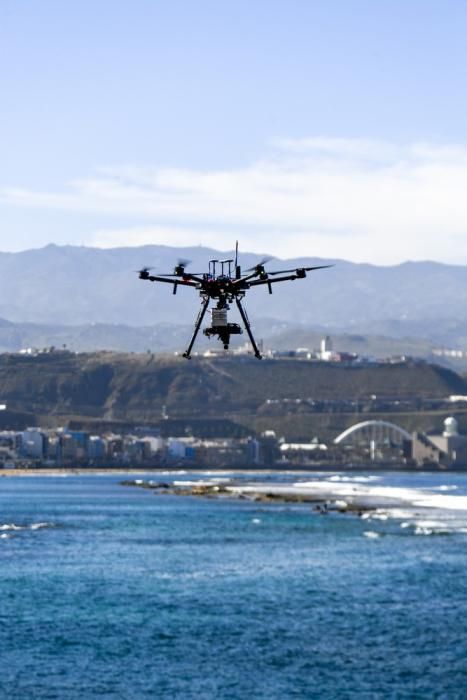 Las Canteras, a vista de dron.