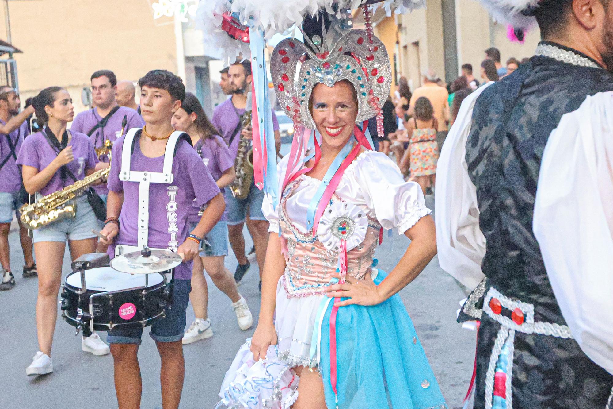 Desfile Multicolor en Bigastro