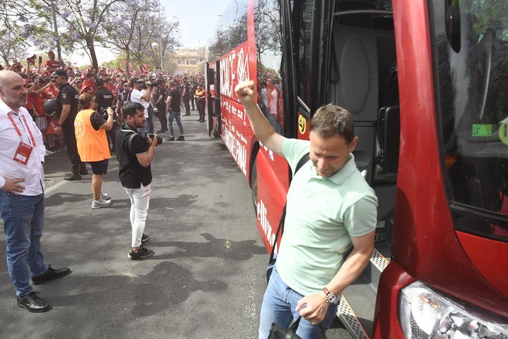 Ambiente y recibimiento a los jugadores antes del Peña Deportiva - Real Murcia