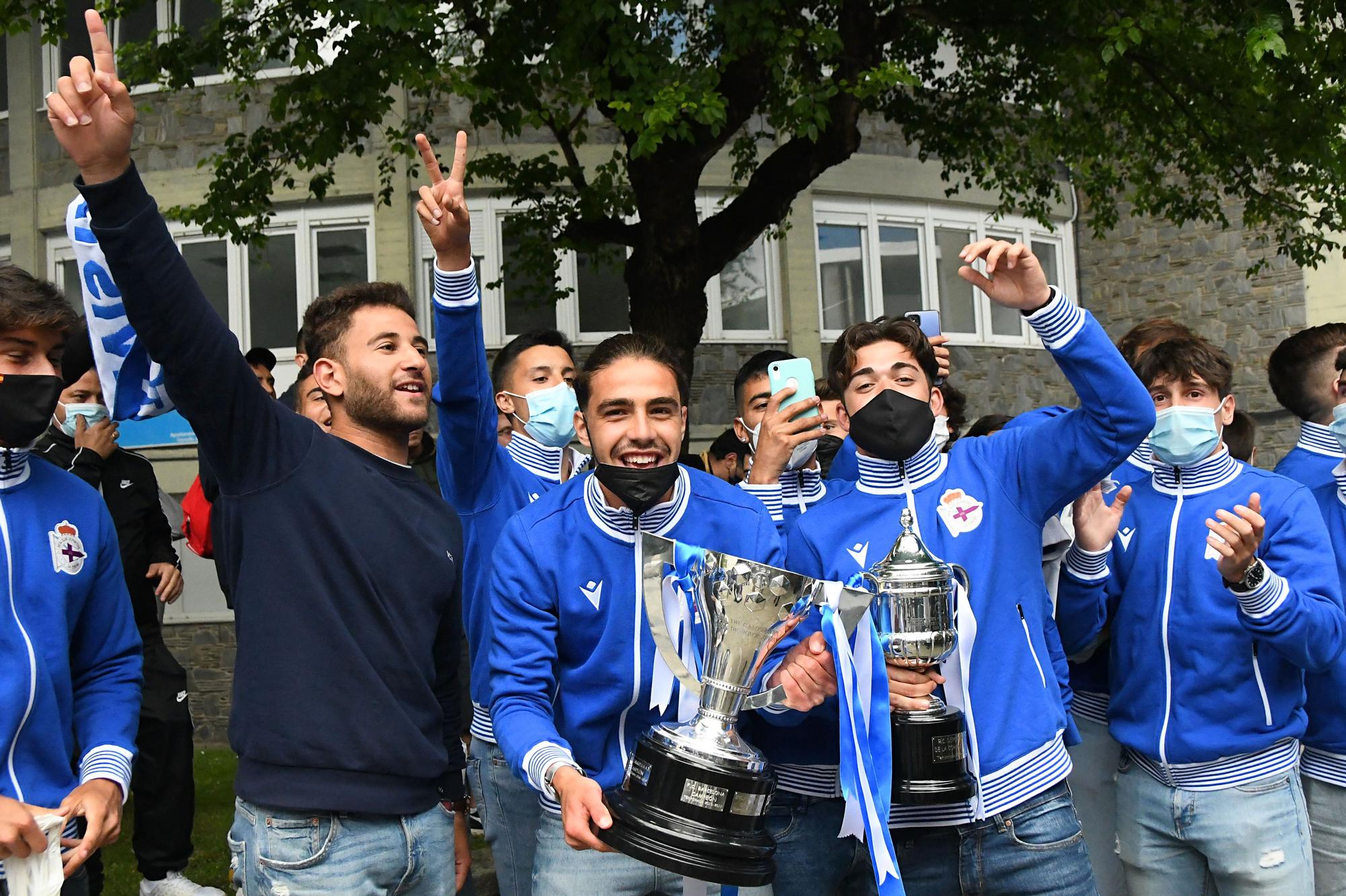 Los juveniles del Dépor celebran en A Coruña su Copa de Campeones