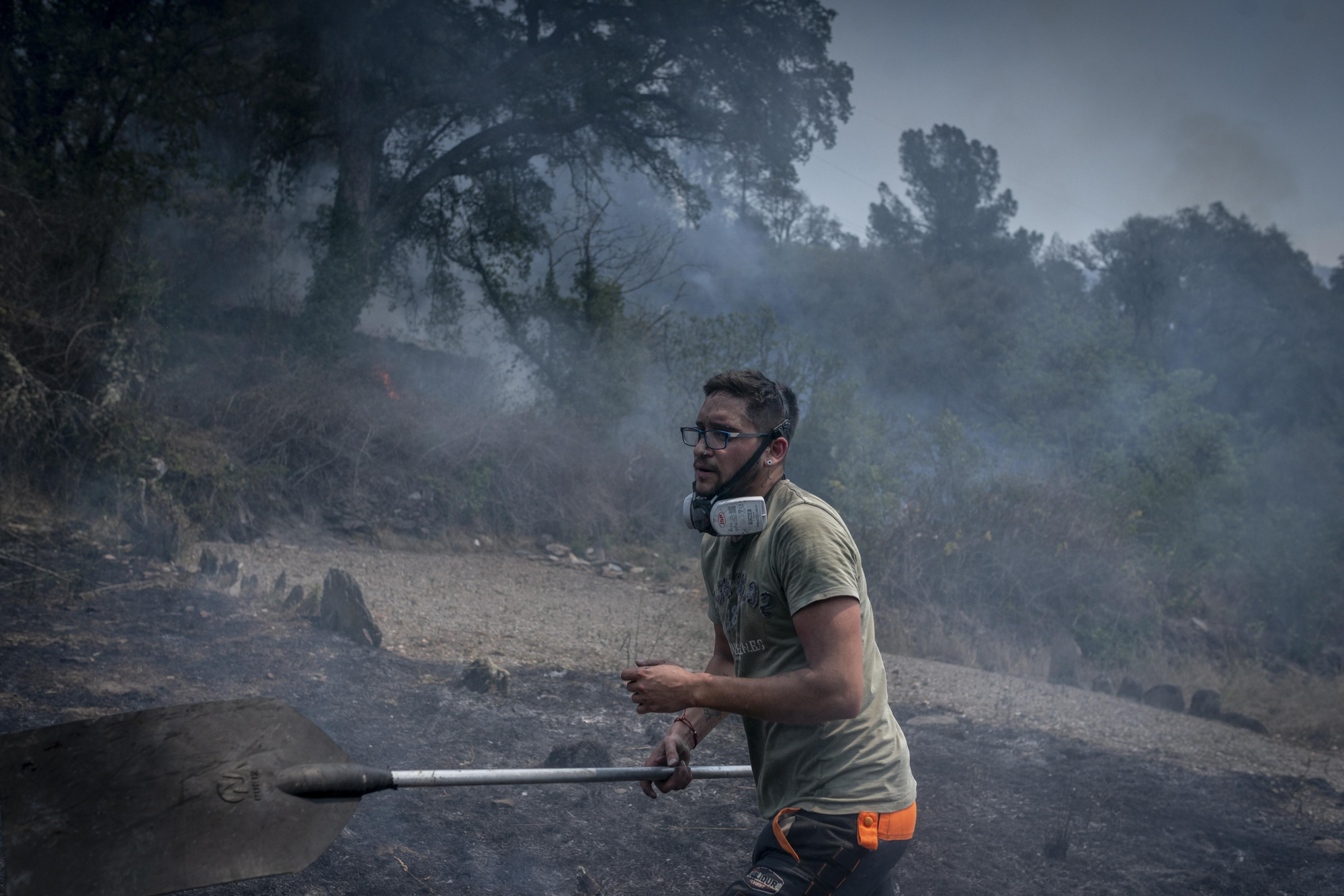 Las llamas calcinan 10.000 hectáreas en la jornada más activa de la ola de incendios