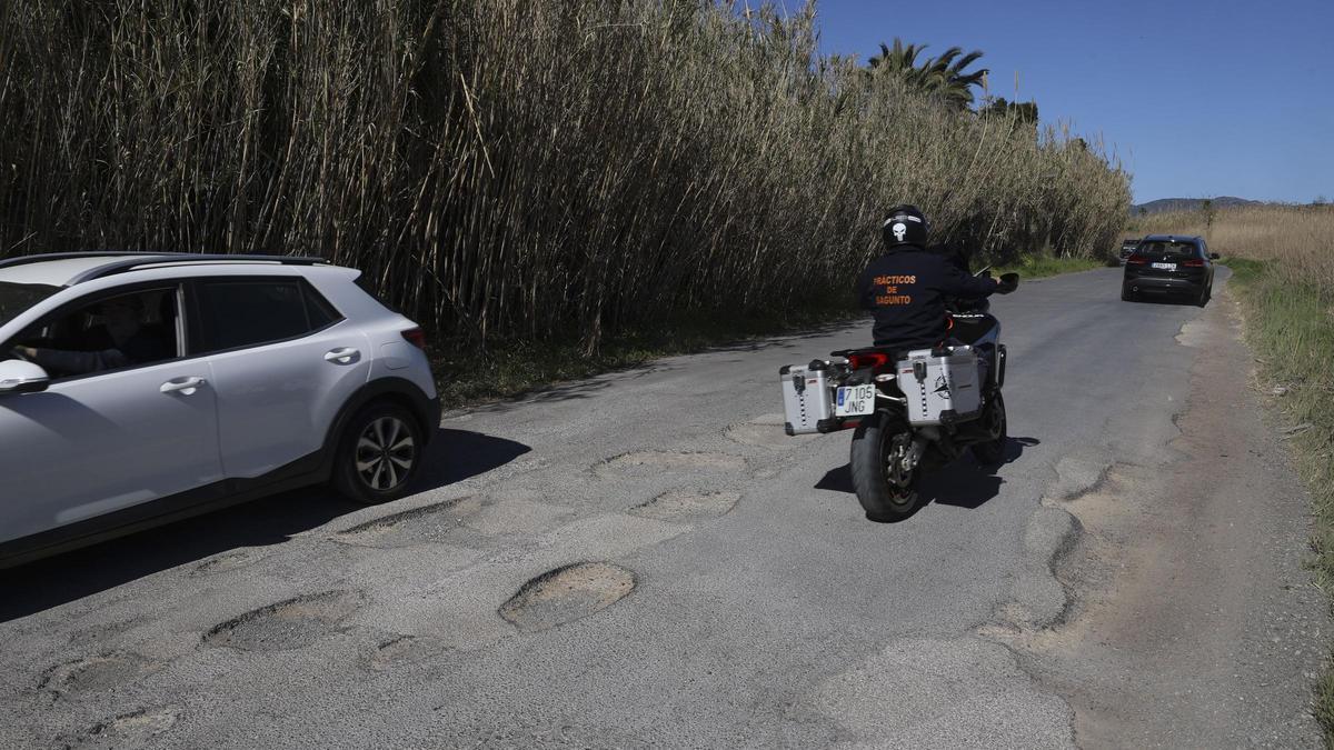 El mal estado de la conexión Sagunt-Canet por el río genera quejas entre los vecinos