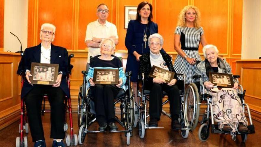 Quart homenajea a  sus ocho centenarias