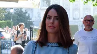 Matrícula de honor para el vestido bordado de Sofía Palazuelo en el Teatro Real: así viste la 'jet set', de firma ucraniana y con un aire artesanal