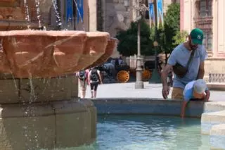 Un total de 19 provincias estarán este martes en aviso por calor, lluvias y olas