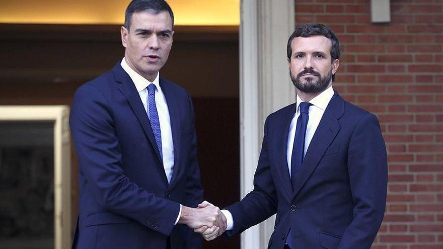 Sánchez cita a Casado, Rivera e Iglesias tras la noche de violencia en Cataluña