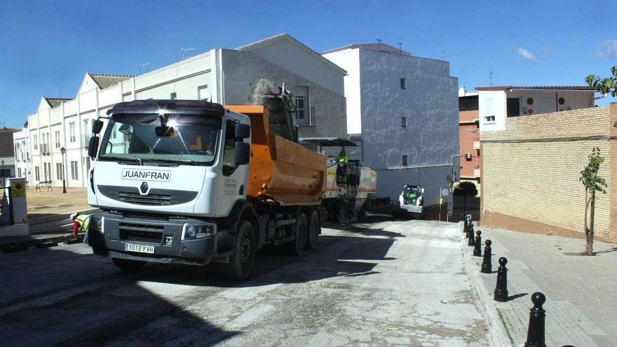 Trabajos en el entorno de La Calzada de Lucena.