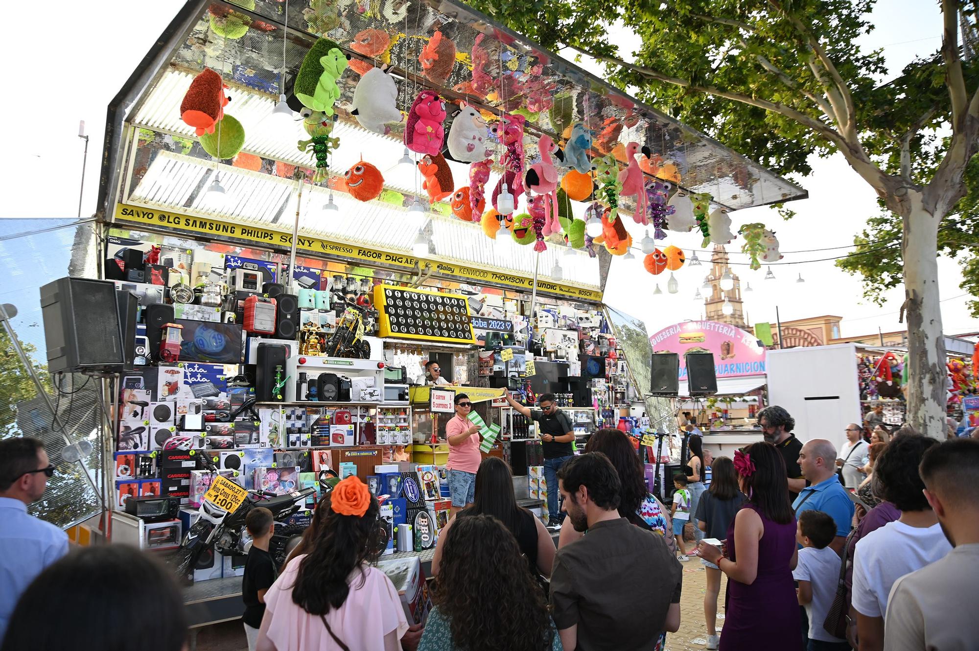 Tómbolas y juegos de habilidad en la Feria de Córdoba