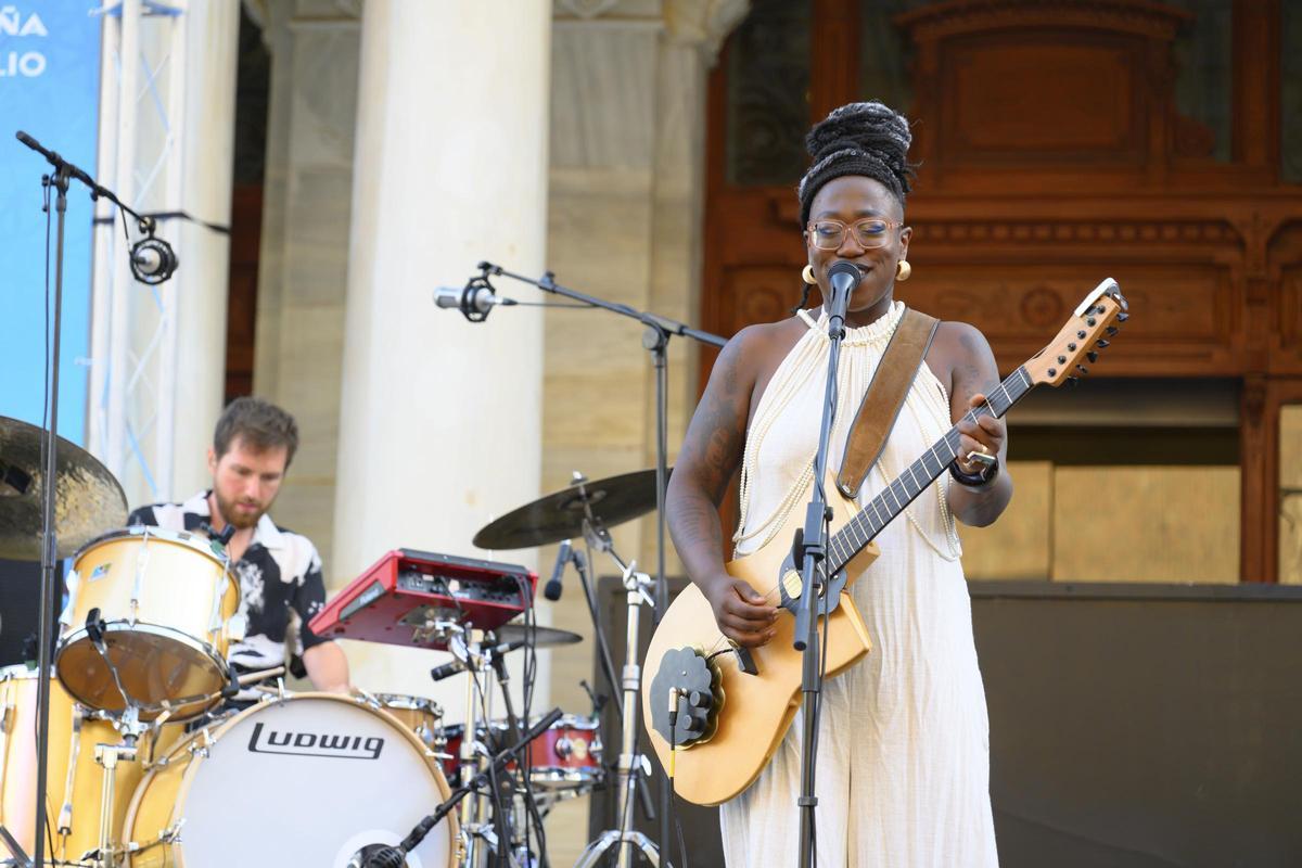 Melissa Laveaux y Rozalén en La Mar de Músicas