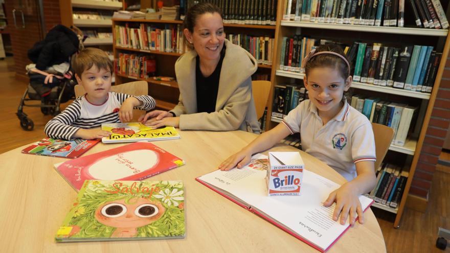 Tránsito continuo entre estanterías: los usuarios de las bibliotecas de Gijón proponen más actividades infantiles para &quot;incentivar la lectura&quot;