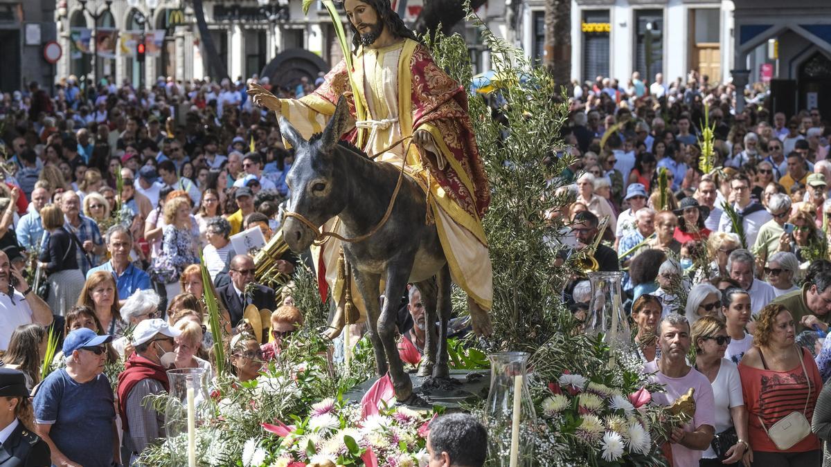 Procesión de la Burrita en Triana.