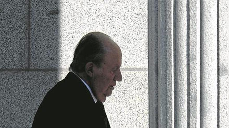 Podemos insiste en cercar al rey Juan Carlos