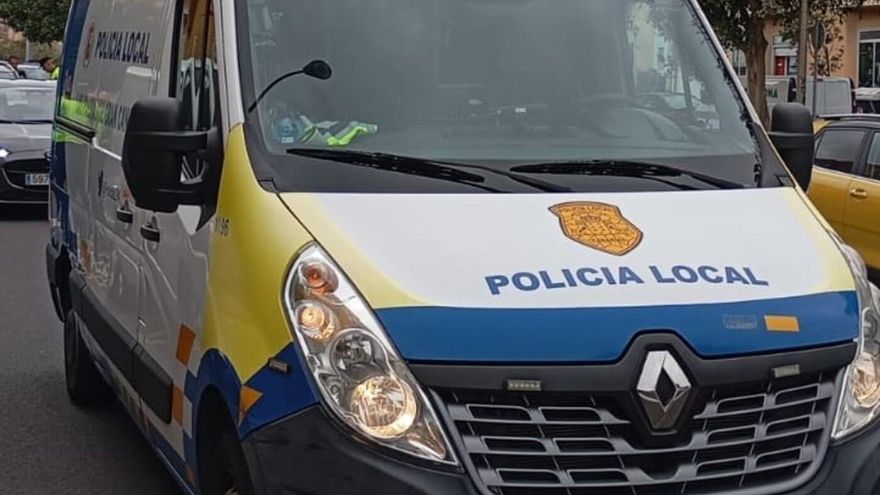 Un coche se desengancha de una grúa y atropella a una mujer en Las Palmas de Gran Canaria