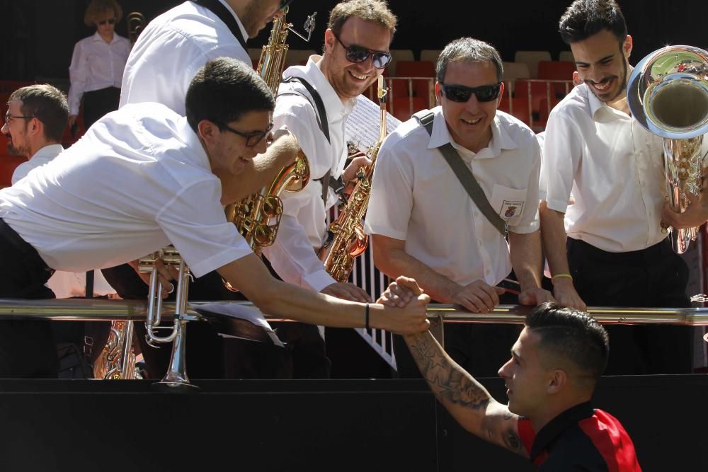 Sergio León da la nota en Mestalla