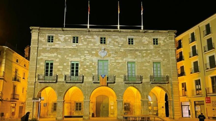 La façana de l'Ajuntament de Manresa s'il·luminarà de groc pel Dia Internacional de la Síndrome Rubinstein-Taybi