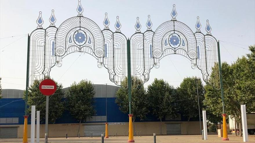 La nueva portada del recinto ferial ya está instalada