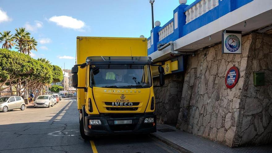 Mogán exige una alternativa tras cuatro meses sin oficina de Correos en Arguineguín