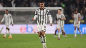 Danilo celebra un gol en un partido de la Juventus.