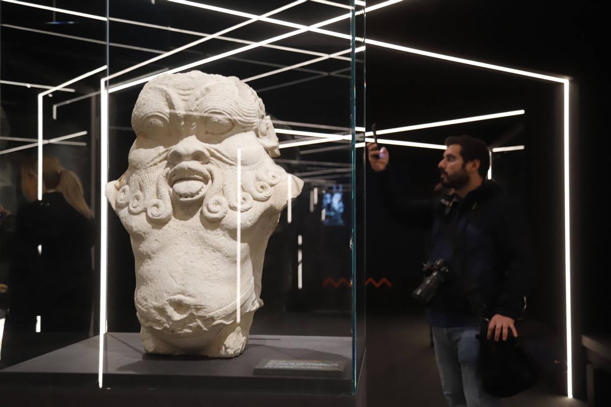 A.J.González Córdoba Inauguración de la exposición El despertar a la vida. Infancia y adolescencia en el antiguo Egipto. Sala Vimcorsa