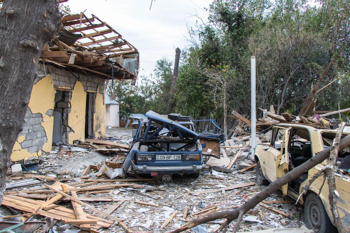 Destrucción causada por la guerra de Nagorno-Karabakh.