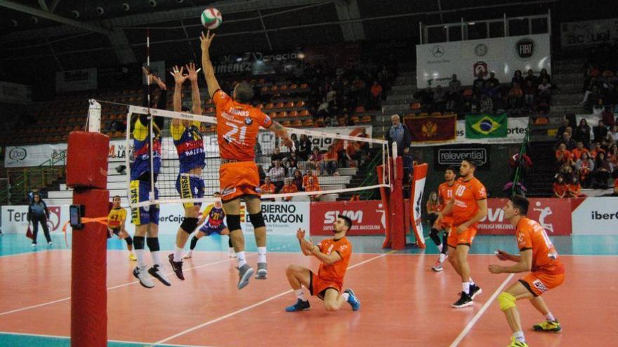 El Teruel, a la final de la Copa tras sufrir frente a Ushuaia