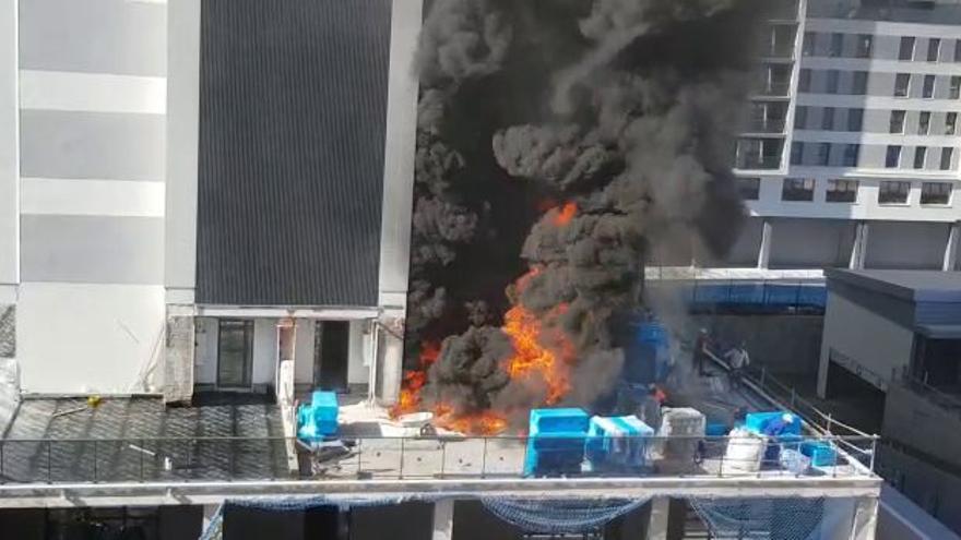 Incendio en Valencia hoy: fuerte columna de humo en Nou Campanar