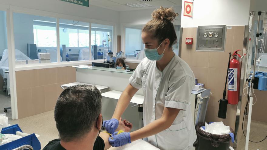 Un estudio en el Hospital Costa del Sol con pacientes en tratamiento oncológico en la primera ola revela una incidencia baja de la Covid19