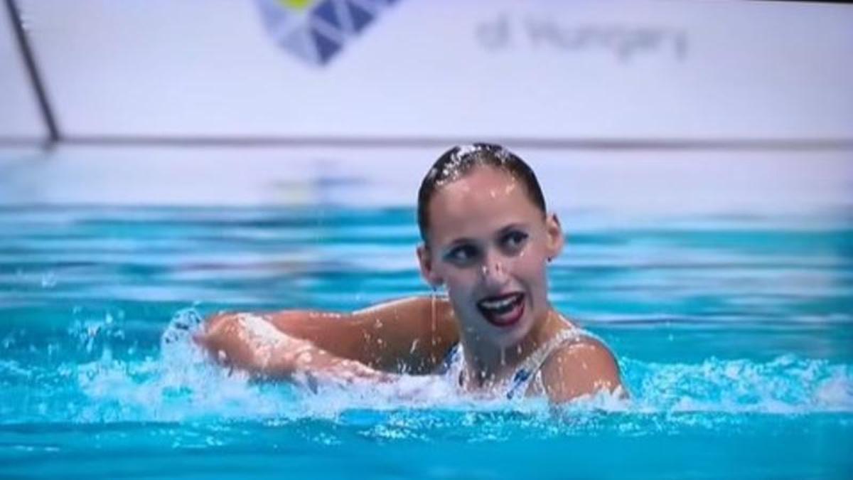 Daniela Suárez, en un instante de la actuación que la llevó a lograr el bronce en solo técnico en el Mundial Júnior de Budapest de Natación Artística.