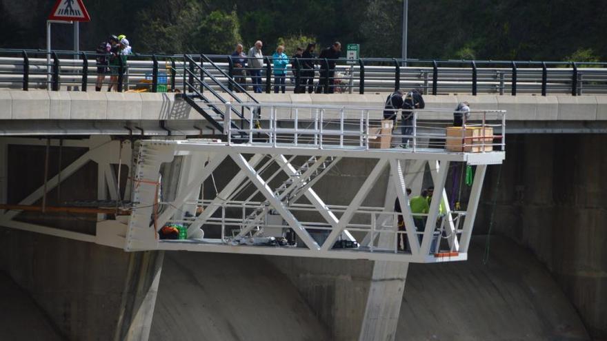 La Llosa del Cavall inicia els salts amb corda elàstica a més de 120 metres d&#039;altura