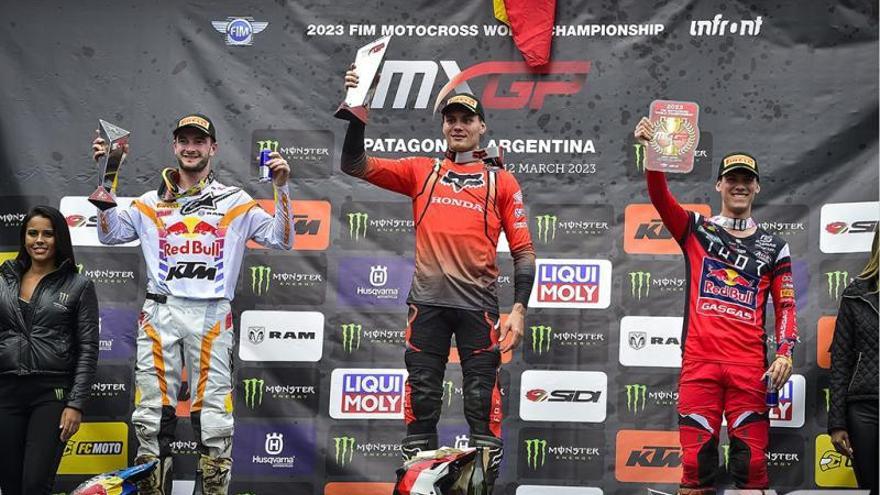 Rubén Fernández, en el podio. |  // MXGP