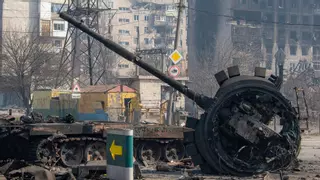 Un mes de guerra en Ucrania: el ejército ruso prosigue los bombardeos sin lograr avances