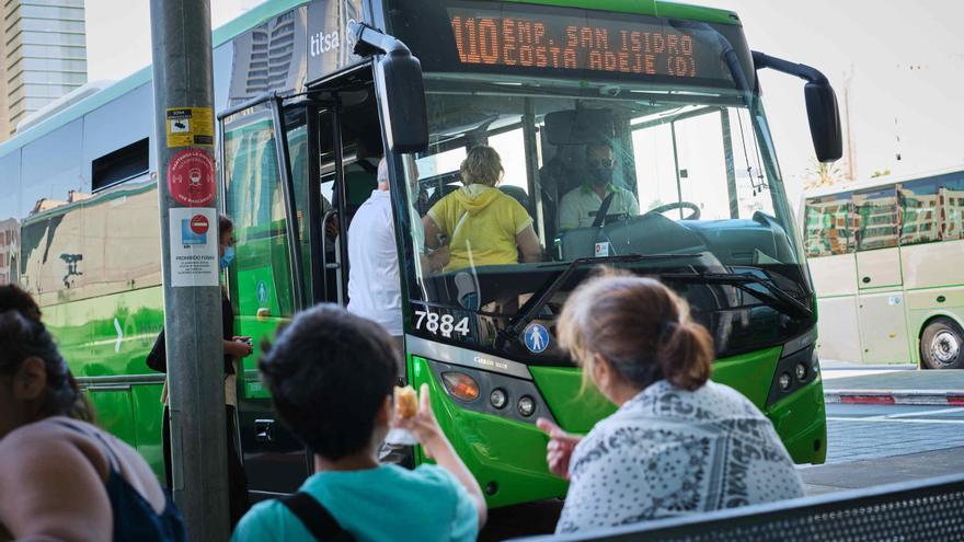 Titsa convoca oposiciones para seleccionar conductores