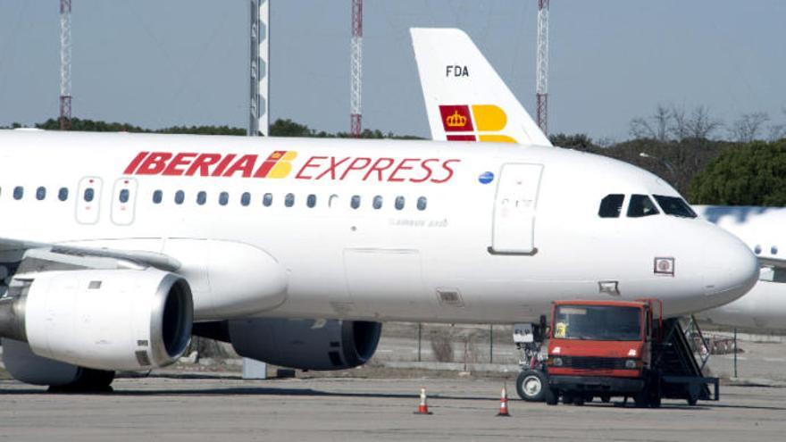 Imagen de archivo de aviones de la aerolínea Iberia Express.