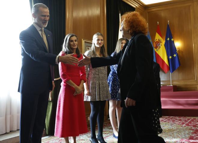 EN IMÁGENES: La Familia Real recibe a los Medallas de Asturias, Hijo Predilecto e Hijos Adoptivos 2024