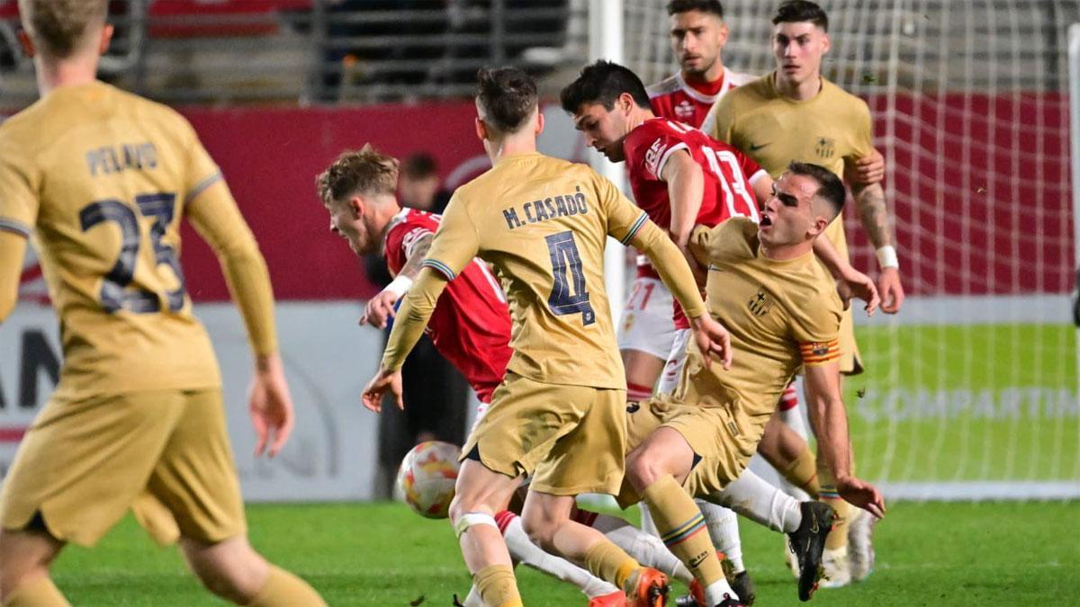 El partido entre Real Murcia y Barça Atlètic estuvo muy disputado