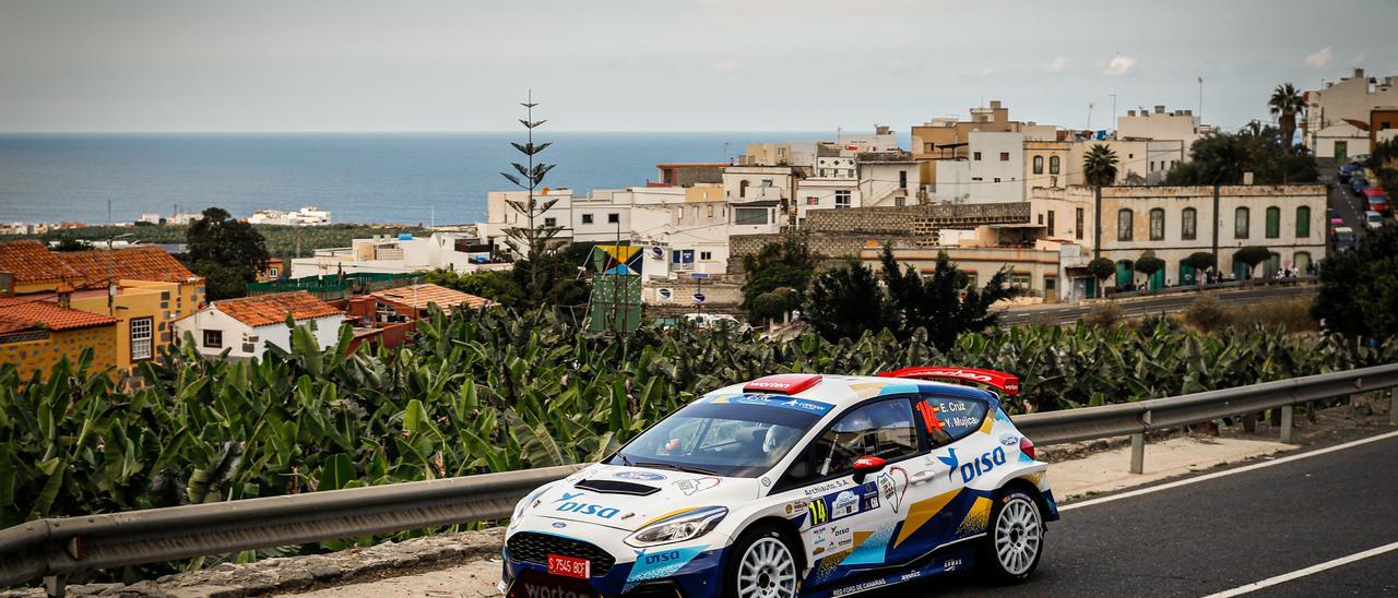 Enrique Cruz y Yeray Mujica en su Ford Fiesta R5 Mkii, Copi Sport, durante la edición anterior del Rally Islas Canarias