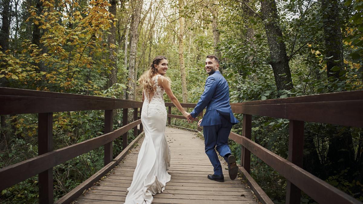 Las bodas en los tiempos de Covid se adaptan a la pandemia (iStock)