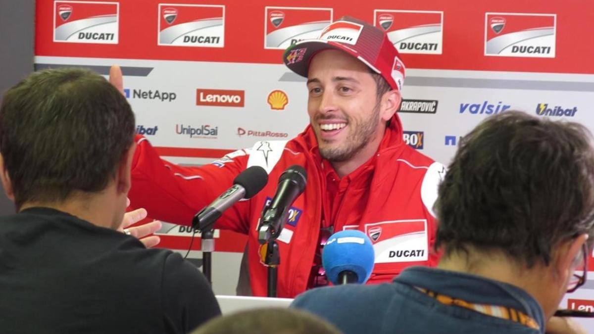 El italiano Andrea Dovizioso (Ducati), durante la conferencia de prensa de ayer en Le Mans (Francia).