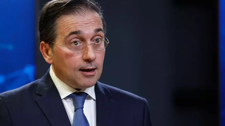 Albares ve "prematuro" el envío de tropas españolas a Ucrania en misión de paz pero garantiza que "no es ningún problema”