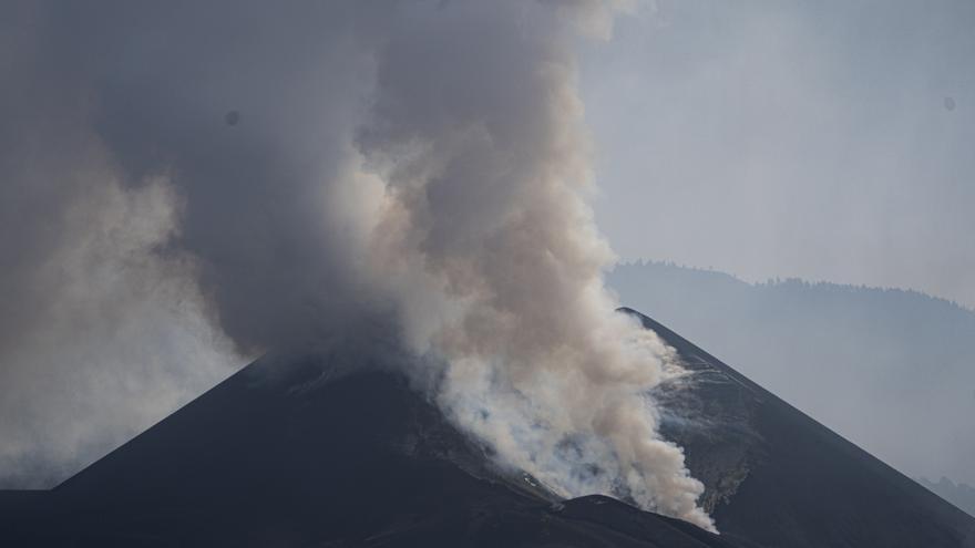 La boca de emisión principal del volcán de La Palma