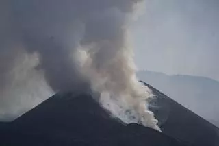 La nueva colada del volcán de La Palma se aproxima a La Laguna